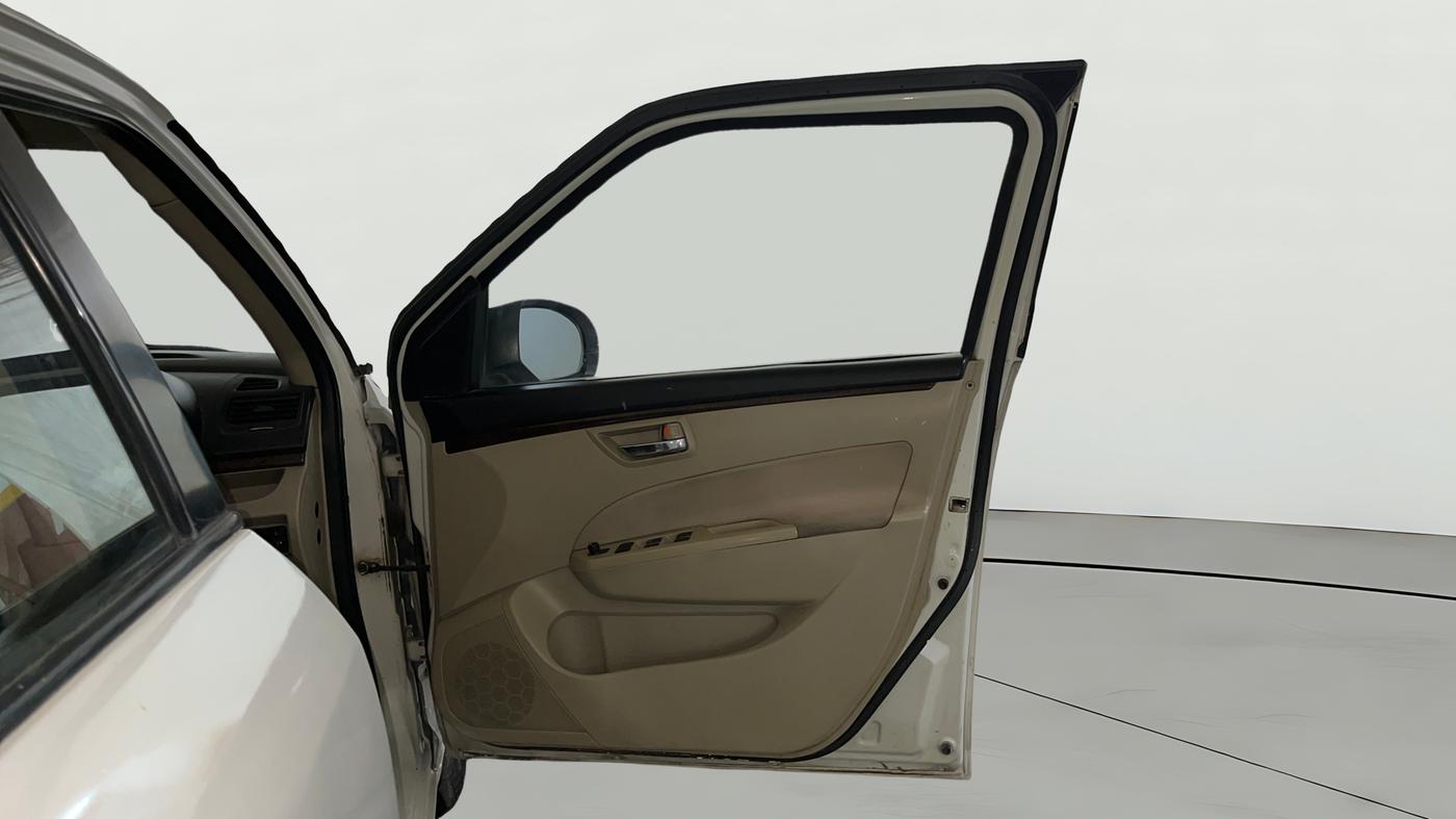 2015 Maruti Swift Dzire VXI, CNG, Manual, 1,05,981 km, RHS Front Door