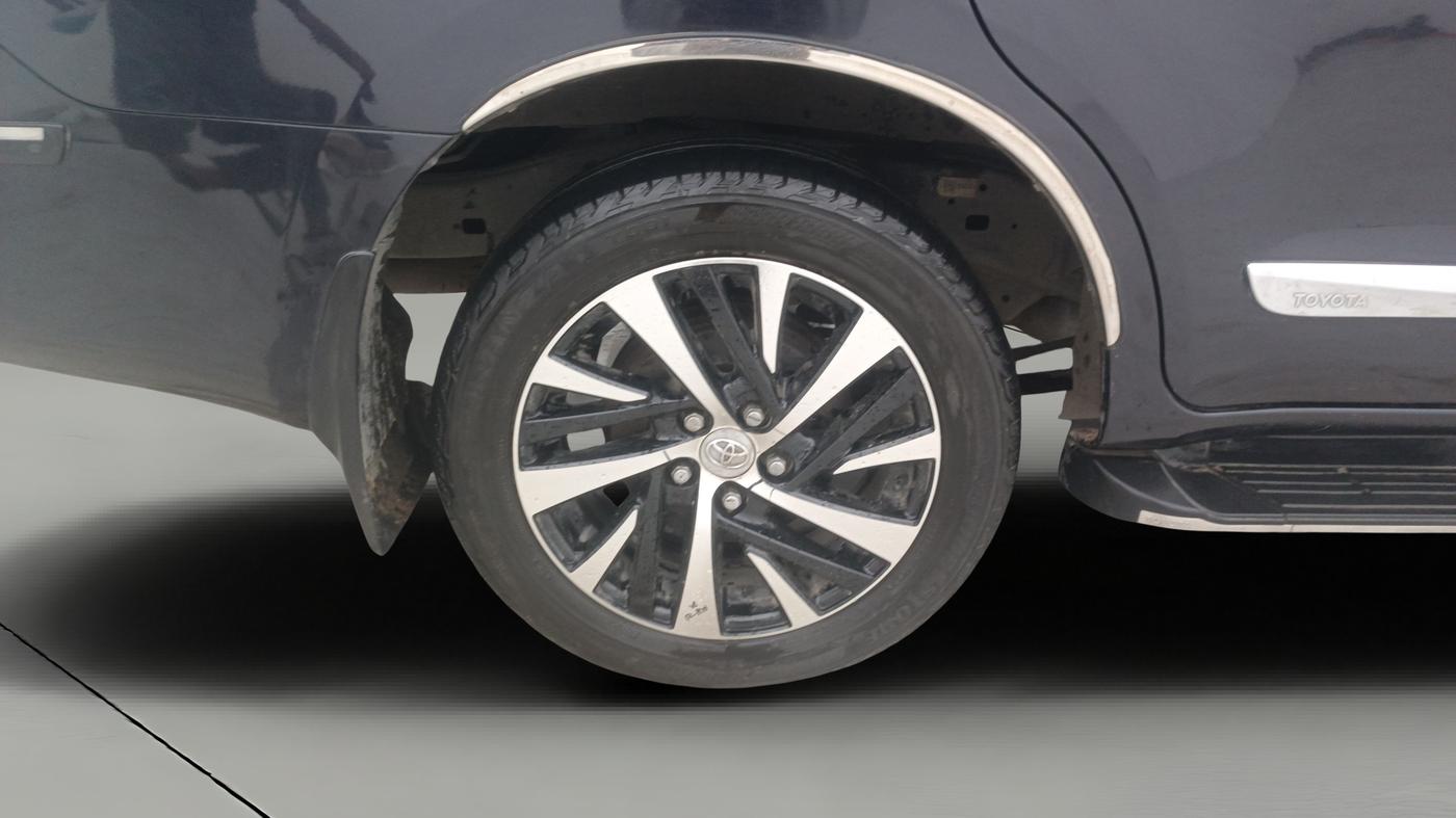 2021 Toyota Innova Crysta 2.4 ZX AT 7 STR, Diesel, Automatic, 44,410 km, Right Rear Wheel