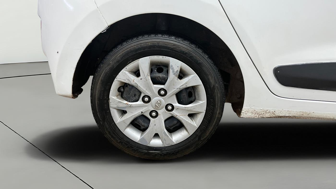 2016 Hyundai Grand i10 SPORTZ 1.2 KAPPA VTVT, CNG, Manual, 77,378 km, Right Rear Wheel
