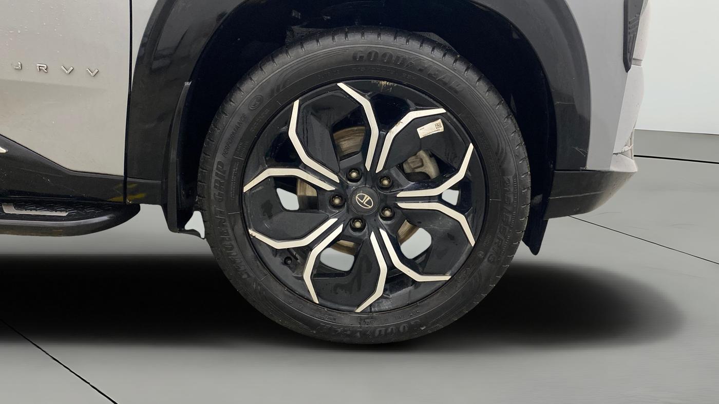 2024 Tata Curvv Creative Plus S 1.2 Petrol 7DCA, Petrol, Automatic, 25,382 km, Right Front Wheel