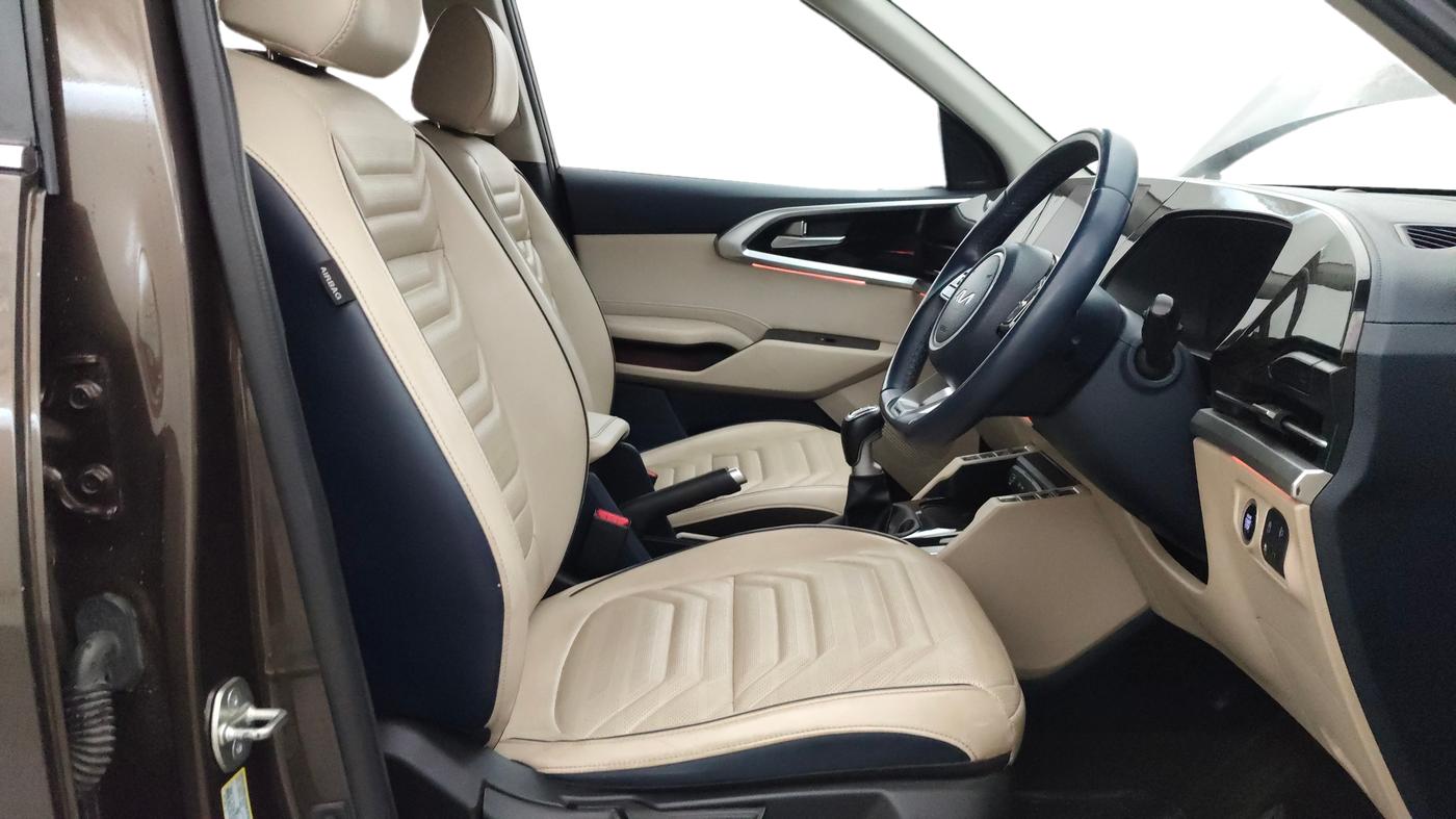 2023 KIA CARENS LUXURY PLUS IMT 1.5 DIESEL IMT, Diesel, Manual, 30,360 km, Right Side Front Door Cabin