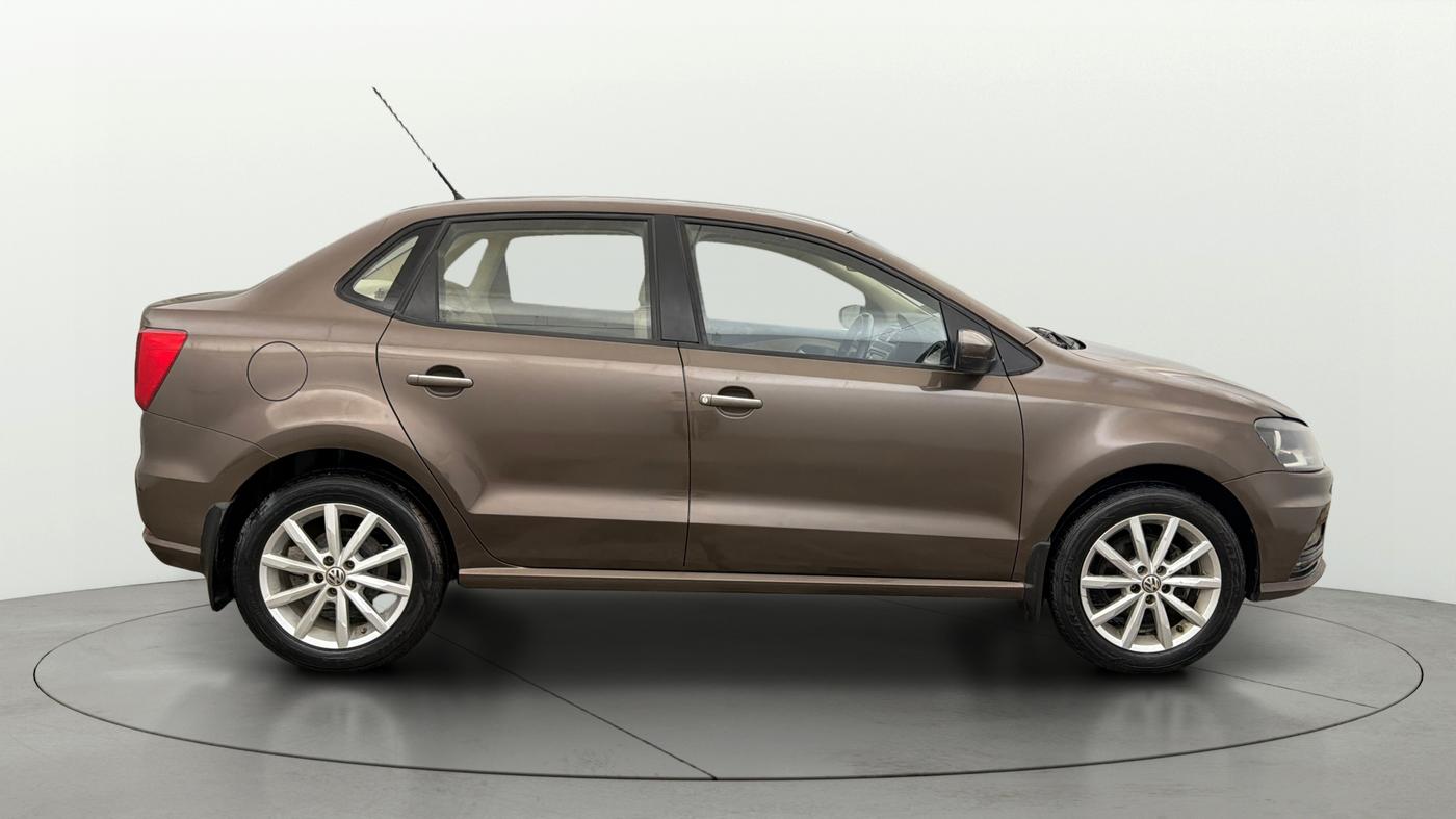 2017 Volkswagen Ameo HIGHLINE1.2L PLUS 16 ALLOY, Petrol, Manual, 37,773 km, Right Side View