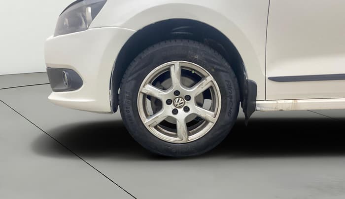 2014 Volkswagen Vento HIGHLINE DIESEL 1.6, Diesel, Manual, 1,05,013 km, Left Front Wheel