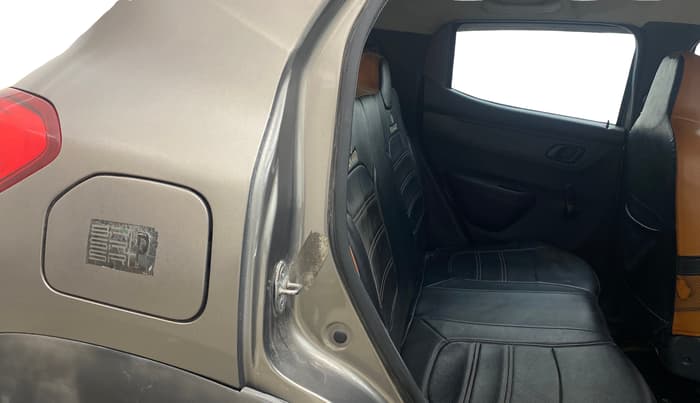 2016 Renault Kwid RXT 1.0, Petrol, Manual, 73,125 km, Right Side Rear Door Cabin