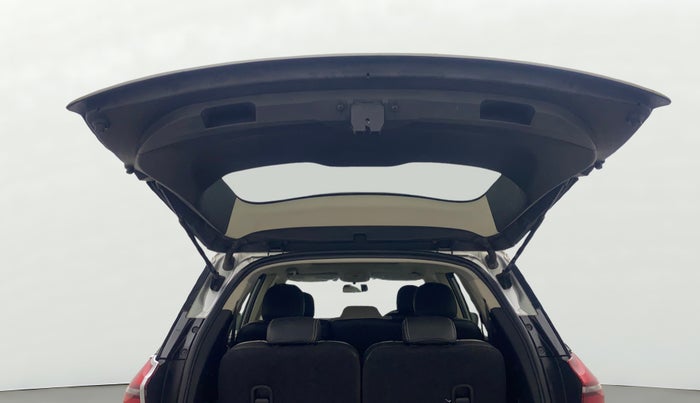 2022 Mahindra XUV700 AX 5 D MT 7 STR, Diesel, Manual, 33,379 km, Boot Door Open