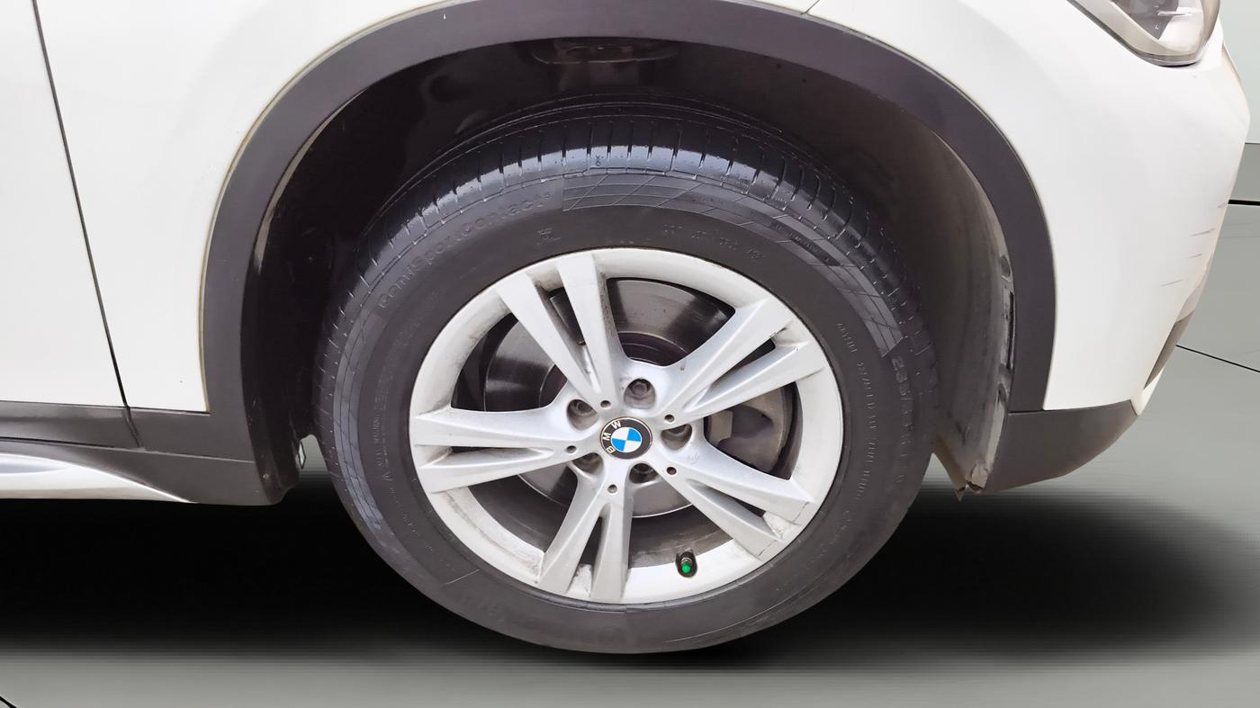 2019 BMW X1 sDrive 20d x Line, Diesel, Automatic, 38,344 km, Right Front Wheel