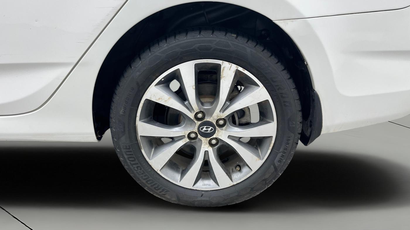 2014 Hyundai Verna FLUIDIC 1.6 VTVT SX, Petrol, Manual, 48,332 km, Left Rear Wheel