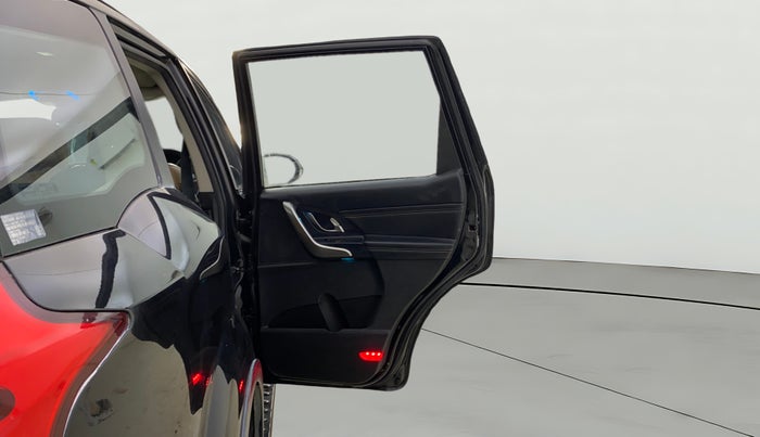 2021 Mahindra XUV500 W11 AT, Diesel, Automatic, 91,976 km, RHS Rear Door