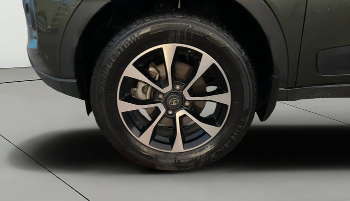 2020 Tata NEXON XZA PLUS (O) PETROL, Petrol, Automatic, 30,173 km, Left Front Wheel