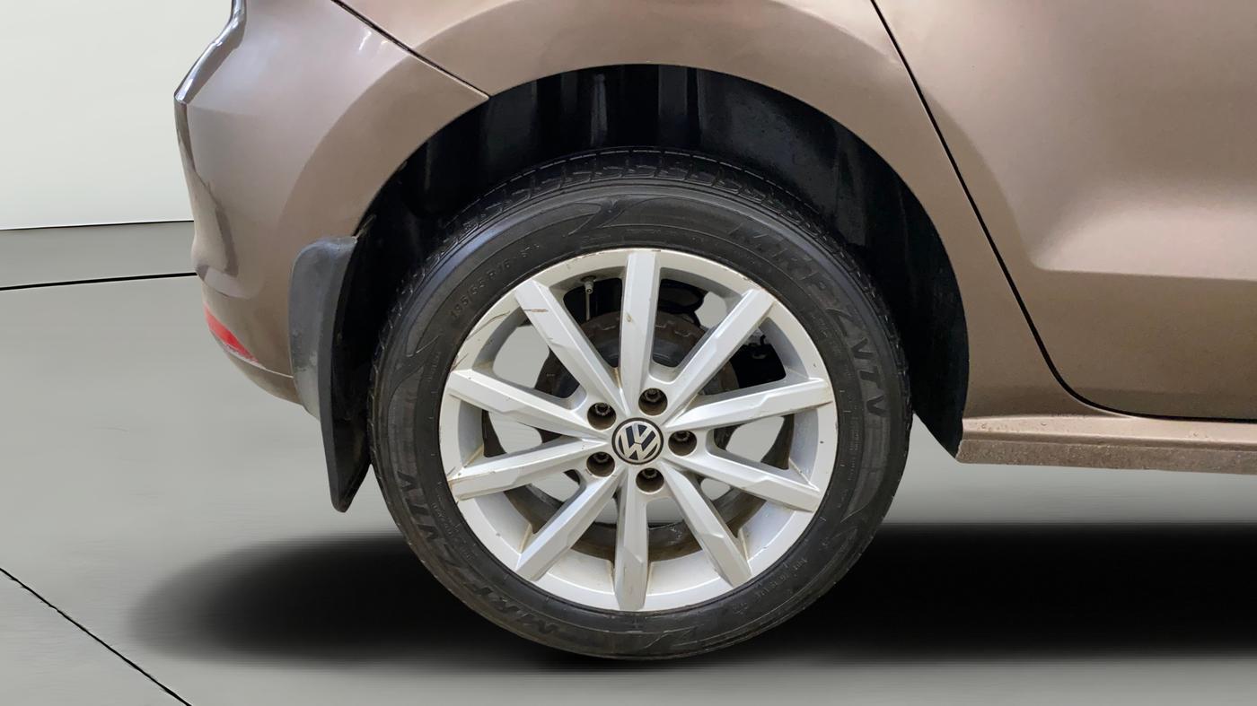 2018 Volkswagen Polo HIGHLINE PLUS 1.2(16 ALLOY, Petrol, Manual, 51,808 km, Right Rear Wheel
