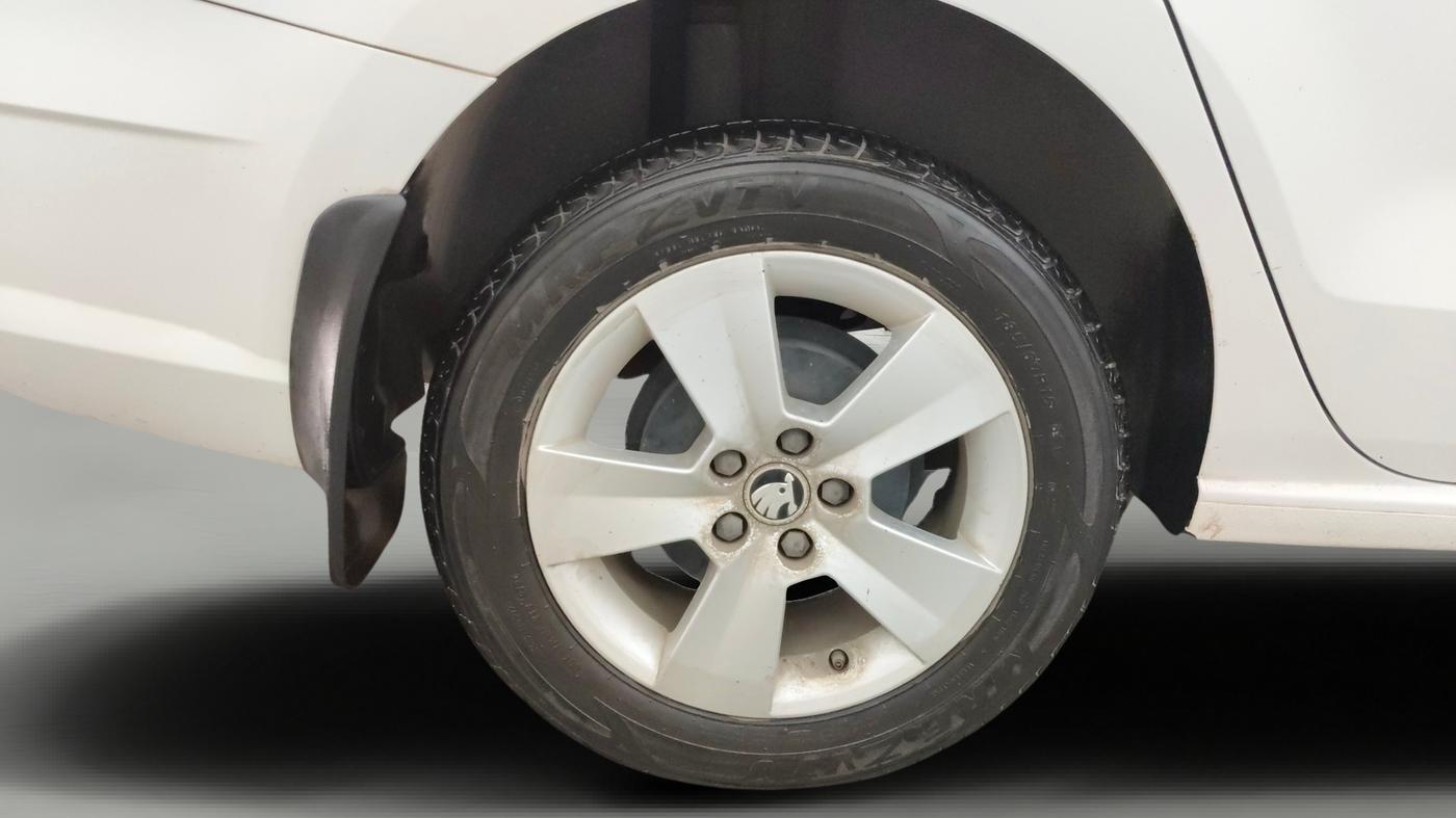 2020 Skoda Rapid AMBITION AT TSI, Petrol, Automatic, 27,715 km, Right Rear Wheel