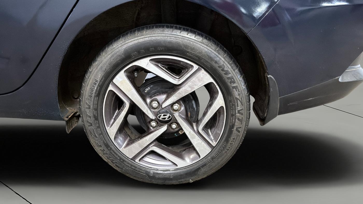 2022 Hyundai AURA SX 1.2 CNG, CNG, Manual, 59,951 km, Left Rear Wheel