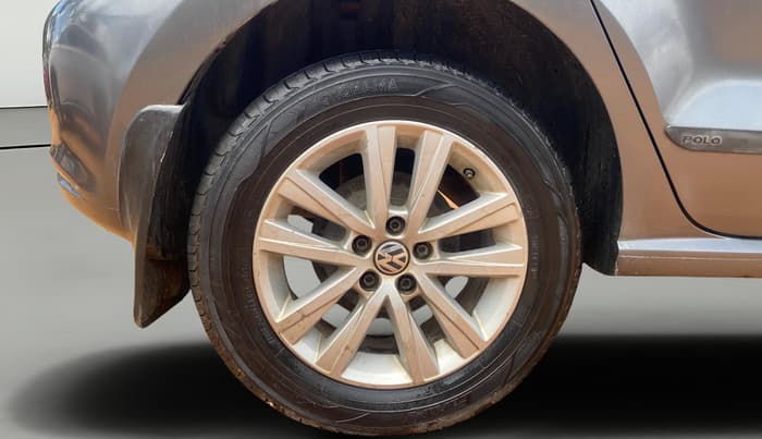 2013 Volkswagen Polo HIGHLINE1.2L, Petrol, Manual, 65,618 km, Right Rear Wheel