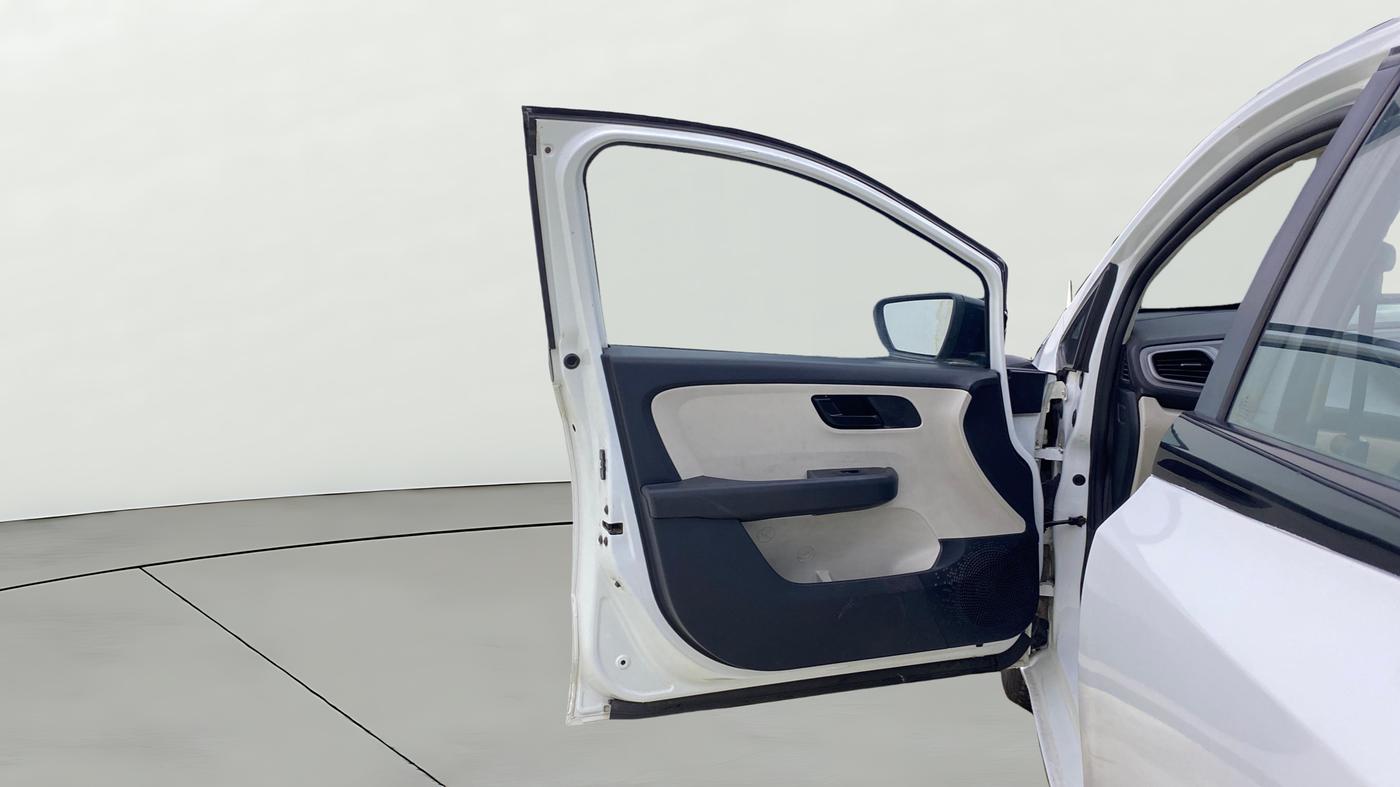 2021 Tata ALTROZ XE PETROL, Petrol, Manual, 71,901 km, LHS Front Door