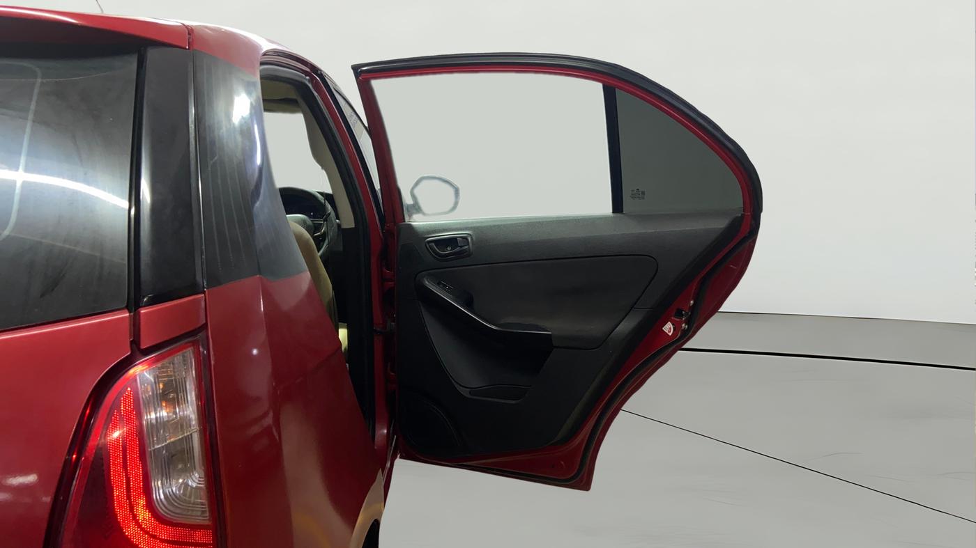 2015 Tata Bolt XMS REVOTRON, Petrol, Manual, 97,696 km, RHS Rear Door