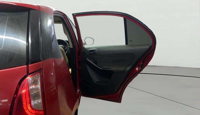 2015 Tata Bolt XMS REVOTRON, Petrol, Manual, 97,657 km, RHS Rear Door