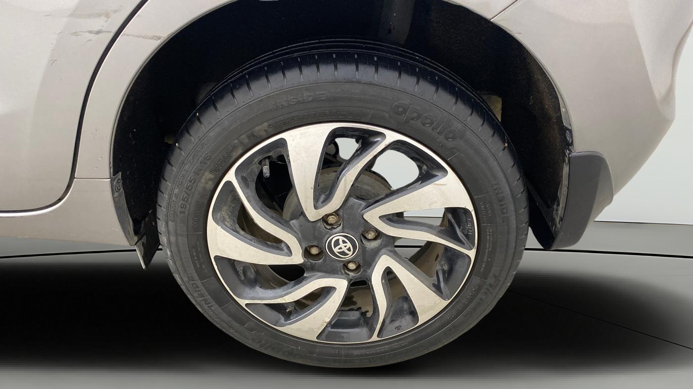 2020 Toyota Glanza V, Petrol, Manual, 43,323 km, Left Rear Wheel