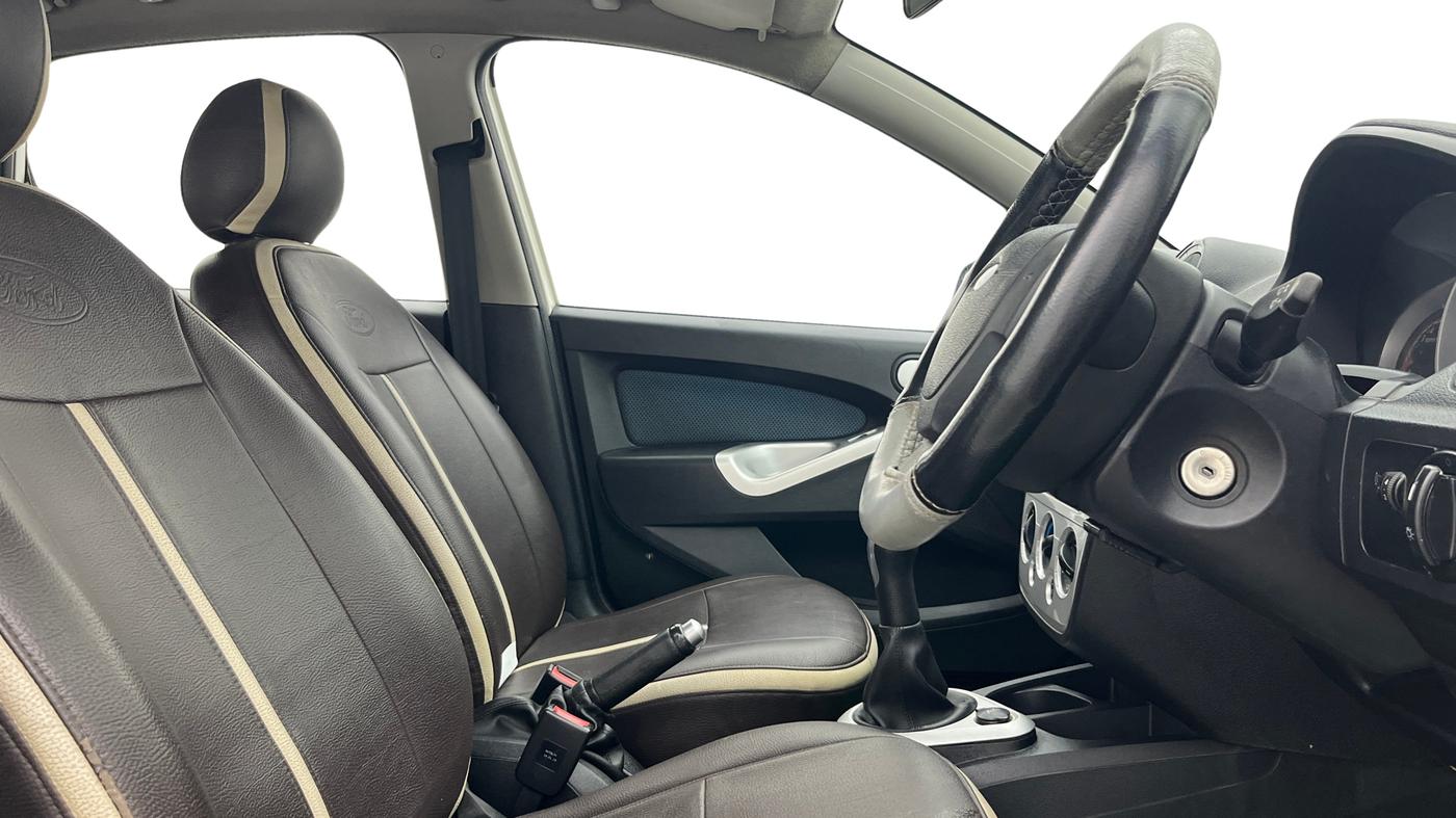 2015 Ford Figo TITANIUM 1.2 PETROL, Petrol, Manual, 67,115 km, Right Side Front Door Cabin