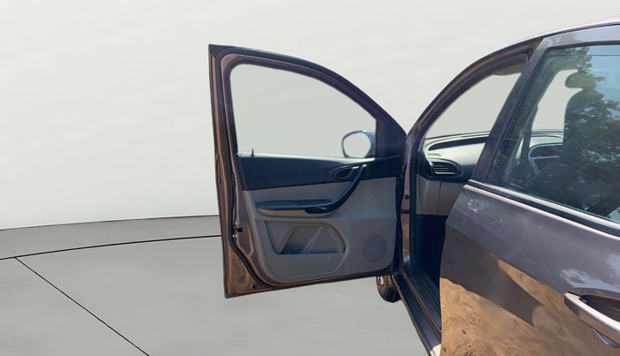 2016 Tata Tiago XT PETROL, Petrol, Manual, 1,09,603 km, LHS Front Door