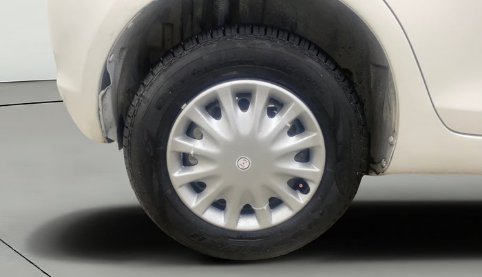 2013 Maruti Swift VDI, Diesel, Manual, 1,29,666 km, Right Rear Wheel