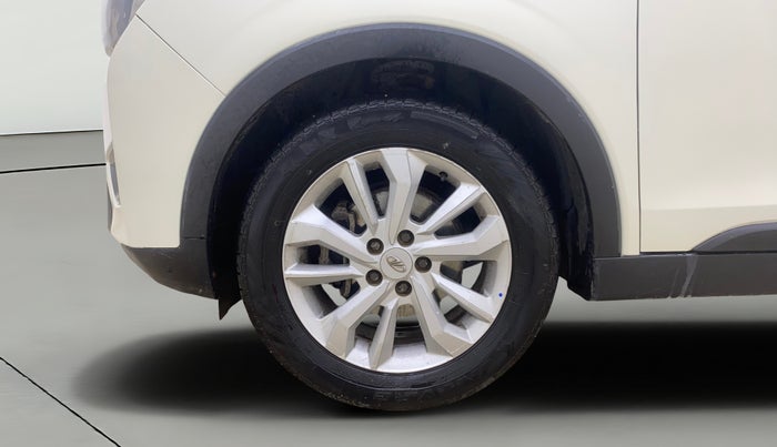 2021 Mahindra XUV300 W8 1.5 DIESEL, Diesel, Manual, 1,28,080 km, Left Front Wheel