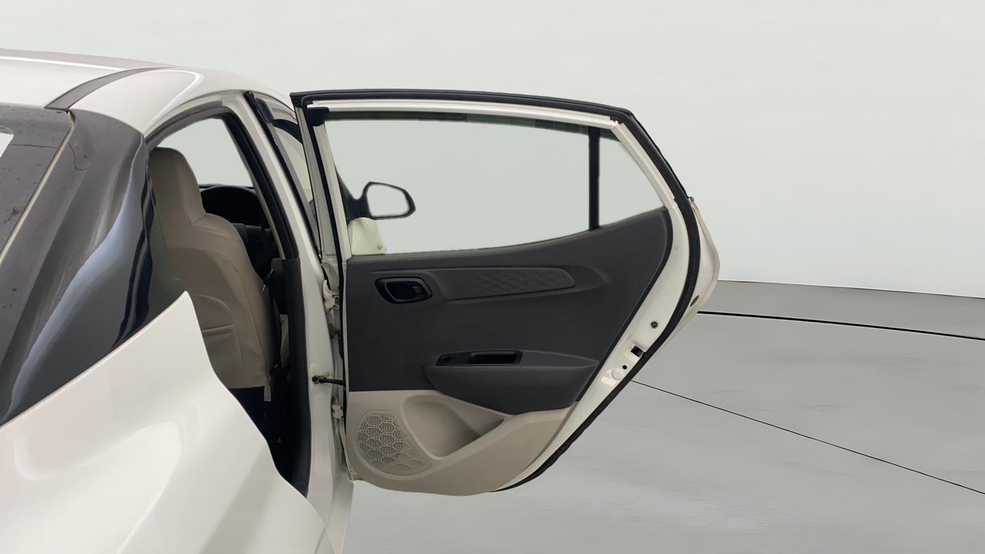 2022 Hyundai AURA S 1.2 CNG, CNG, Manual, 64,059 km, RHS Rear Door