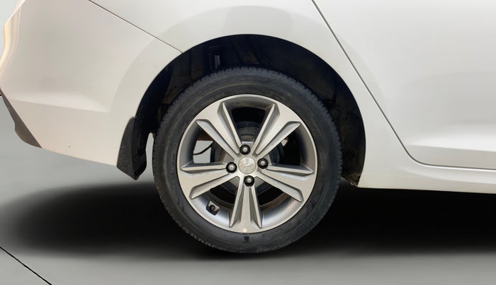 2018 Hyundai Verna 1.6 VTVT SX O, Petrol, Manual, 55,654 km, Right Rear Wheel