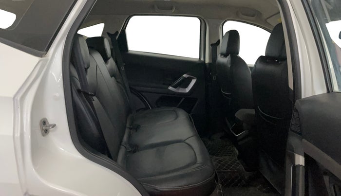 2020 Tata Harrier XM 2.0L KRYOTEC, Diesel, Manual, 95,786 km, Right Side Rear Door Cabin