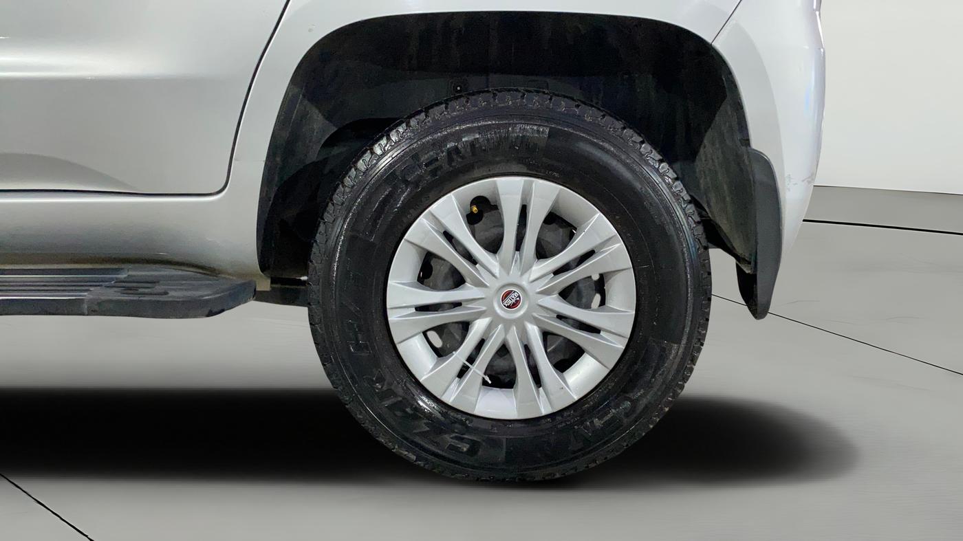 2017 Mahindra TUV300 T6, Diesel, Manual, 20,374 km, Left Rear Wheel