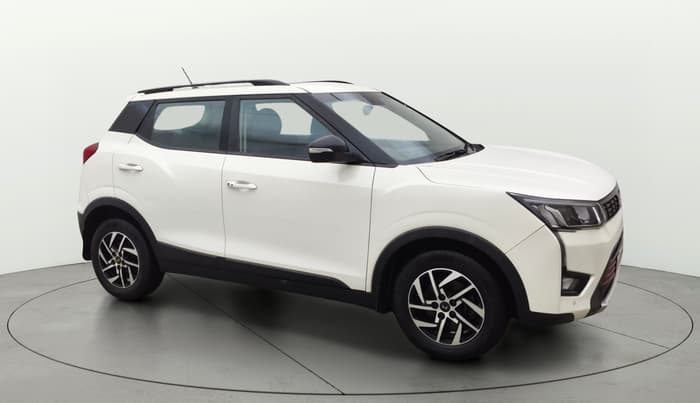 2023 Mahindra XUV300 W8 (O) 1.2 PETROL, Petrol, Manual, 37,292 km, SRP
