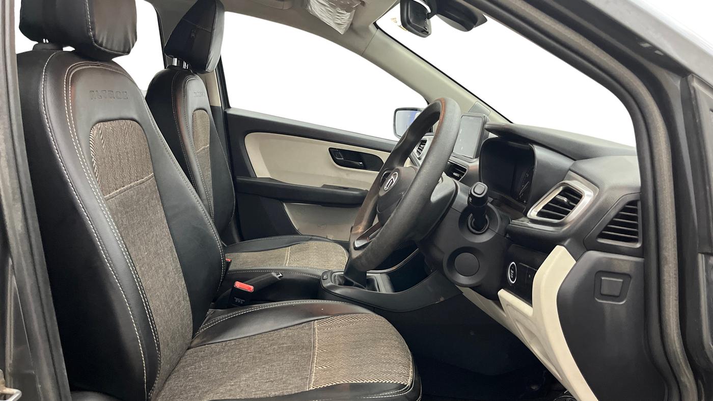 2022 Tata ALTROZ XT PETROL, Petrol, Manual, 39,975 km, Right Side Front Door Cabin
