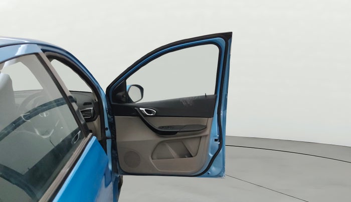 2016 Tata Tiago XZ PETROL, Petrol, Manual, 74,162 km, RHS Front Door