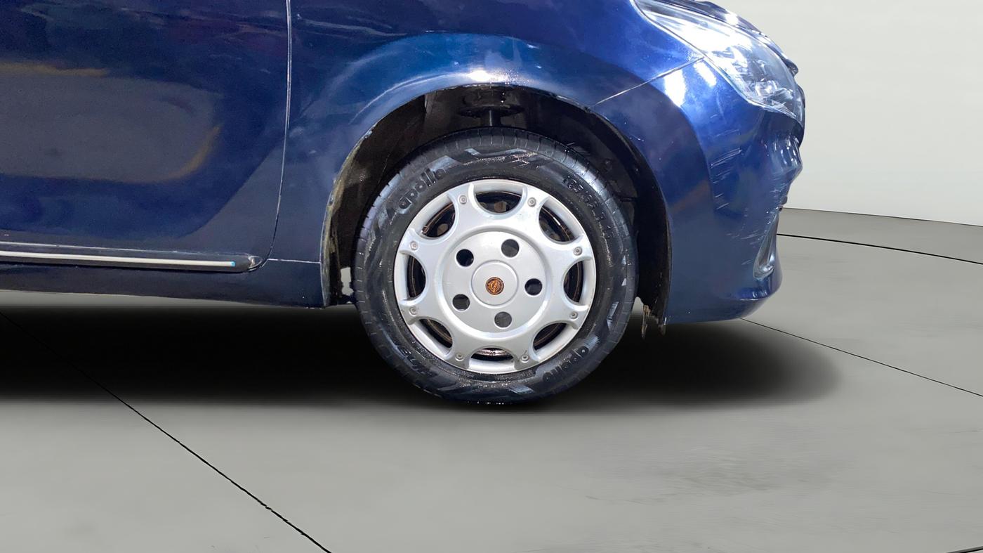 2022 Maruti Baleno DELTA PETROL 1.2, Petrol, Manual, 30,672 km, Right Front Wheel