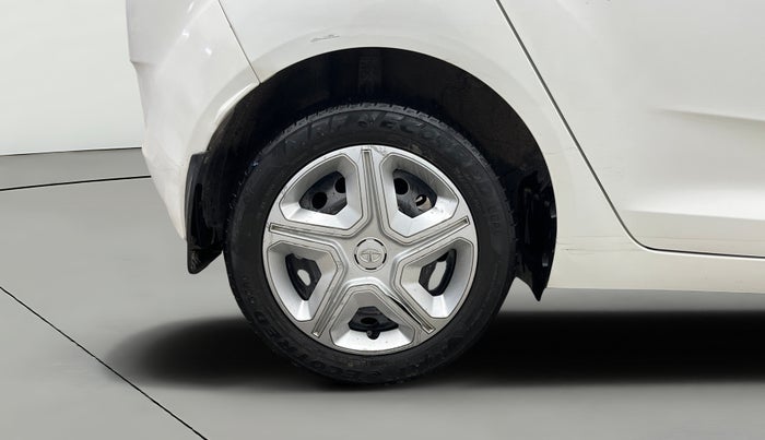 2023 Tata ALTROZ XMA Plus (S) DCT, Petrol, Automatic, 25,446 km, Right Rear Wheel