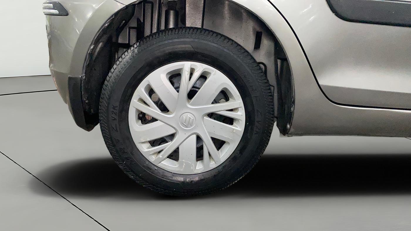 2017 Maruti Swift VXI, Petrol, Manual, 41,239 km, Right Rear Wheel