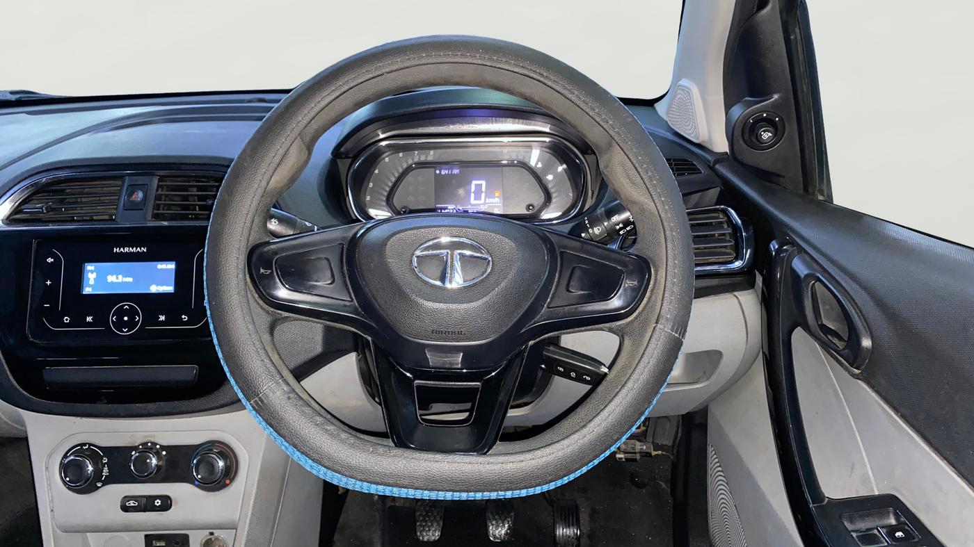 2020 Tata Tiago XT PETROL, Petrol, Manual, 1,14,027 km, Steering Wheel Close Up