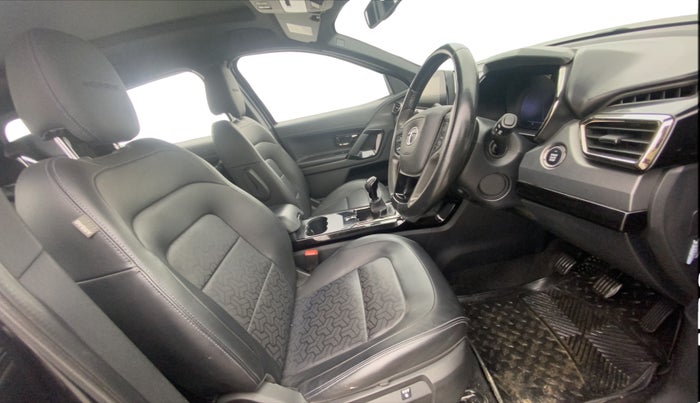 2022 Tata Safari XZ PLUS DARK EDITION, Diesel, Manual, 46,235 km, Right Side Front Door Cabin