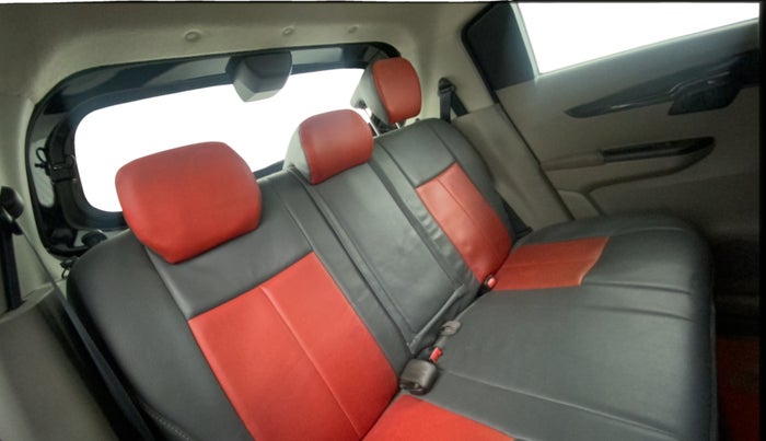 2016 Mahindra Kuv100 K8 6 STR, Petrol, Manual, 32,042 km, Right Side Rear Door Cabin