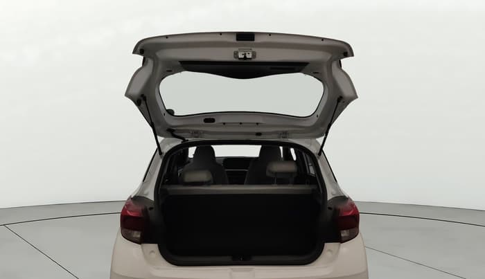 2024 Hyundai GRAND I10 NIOS Sportz 1.2 HY-CNG Duo, CNG, Manual, 7,006 km, Boot Door Open