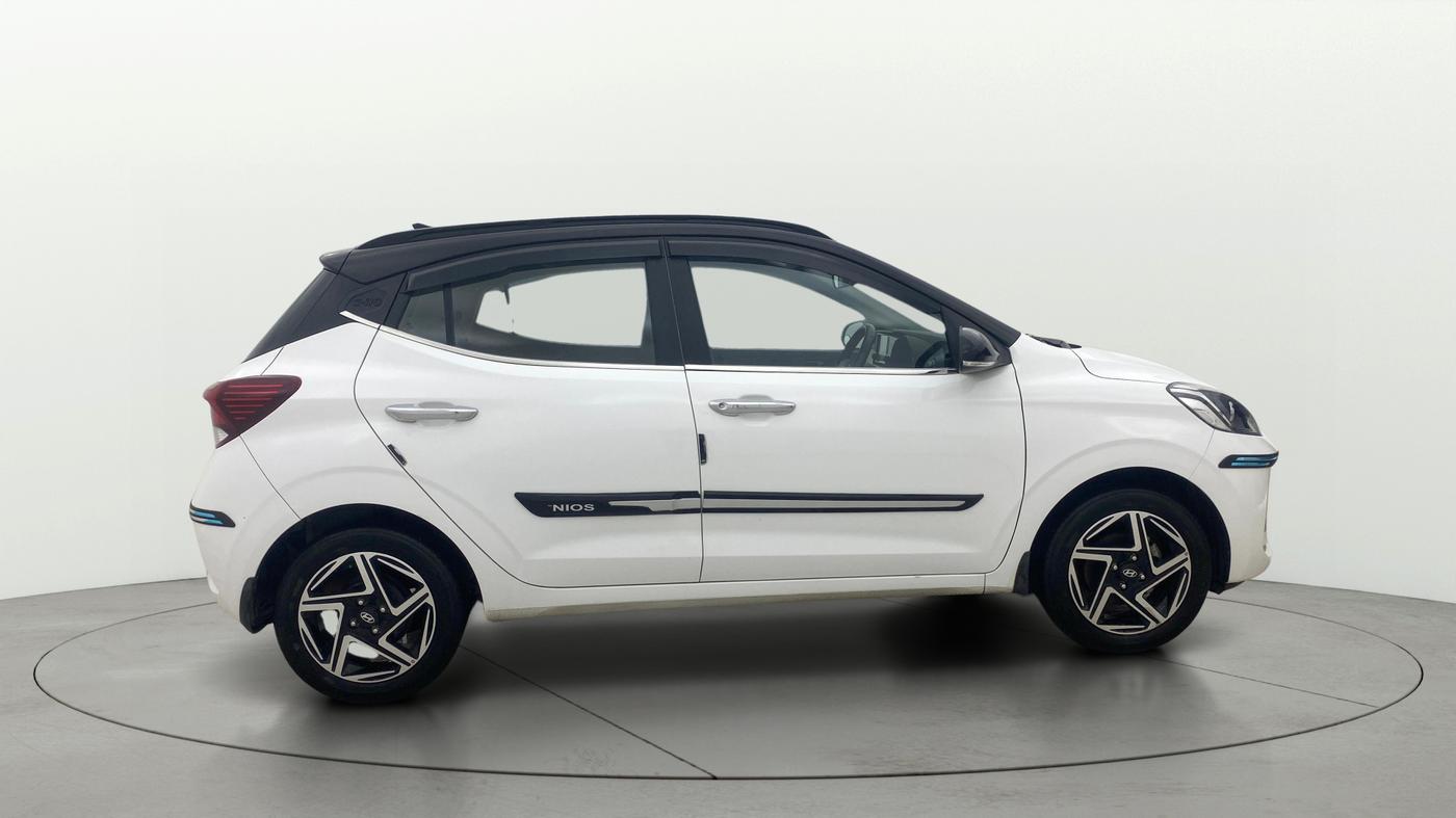 2023 Hyundai GRAND I10 NIOS SPORTZ 1.2 KAPPA VTVT DUAL TONE, Petrol, Manual, 24,438 km, Right Side View