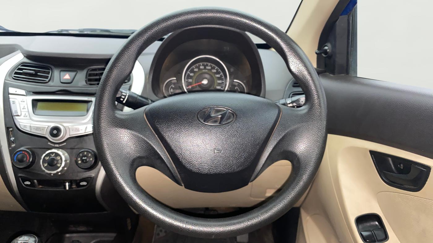 2013 Hyundai Eon MAGNA +, Petrol, Manual, 43,476 km, Steering Wheel Close Up