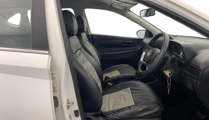 2021 Hyundai NEW I20 SPORTZ 1.2 AT, Petrol, Automatic, 47,060 km, Right Side Front Door Cabin