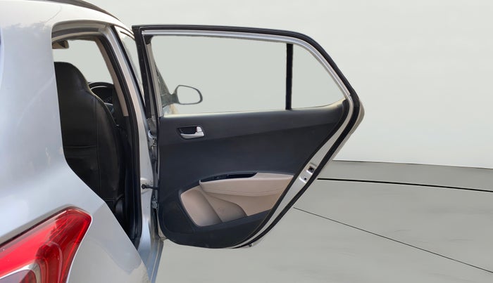 2015 Hyundai Grand i10 SPORTZ 1.2 KAPPA VTVT, Petrol, Manual, 1,44,319 km, RHS Rear Door