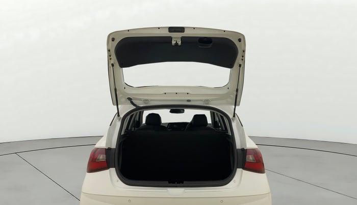 2023 Hyundai NEW I20 MAGNA 1.2 MT, Petrol, Manual, 12,754 km, Boot Door Open