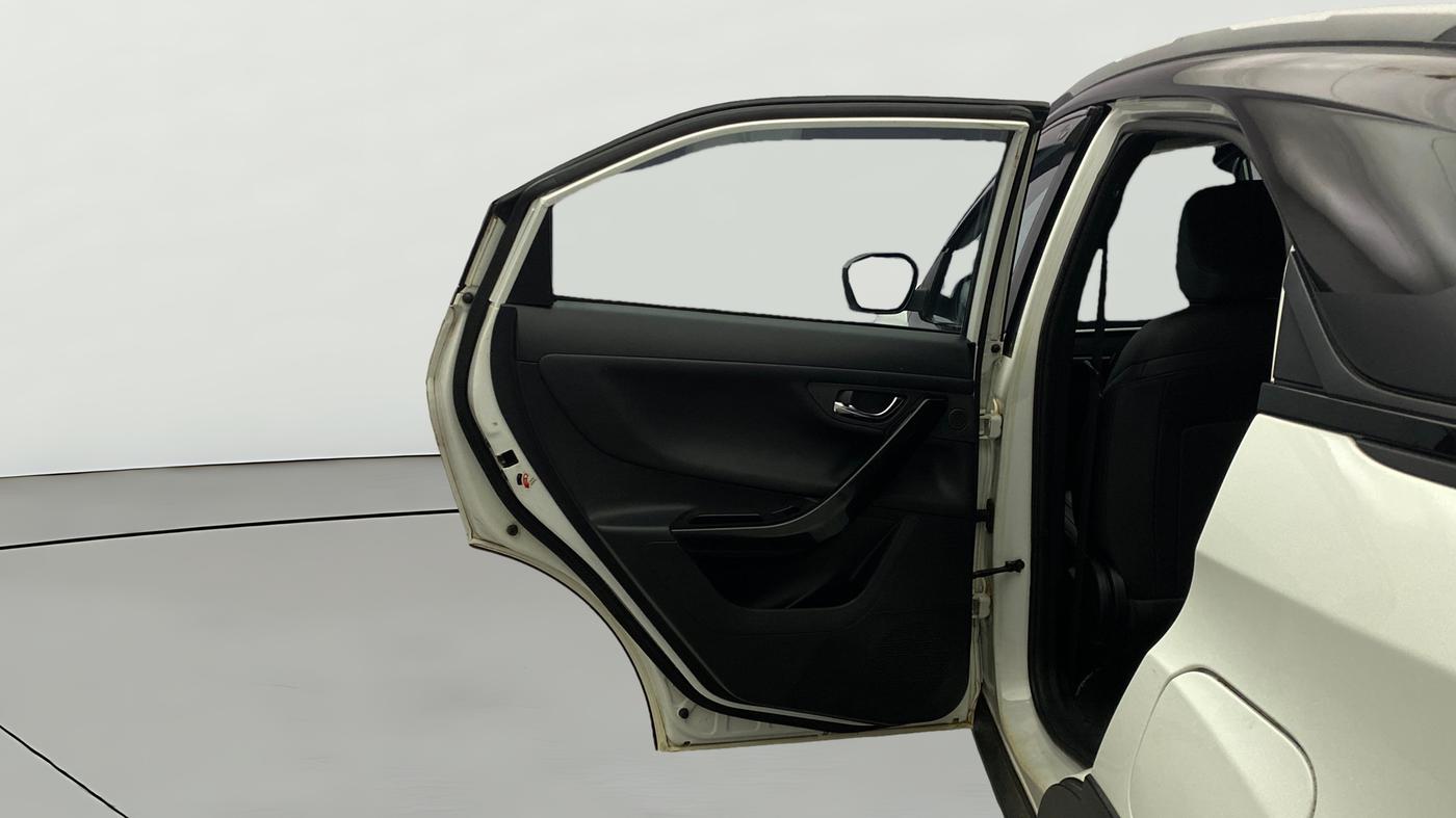 2023 Tata NEXON FEARLESS + SUNROOF DCA DUAL TONE 1.2 PETROL, Petrol, Automatic, 27,989 km, LHS Rear Door