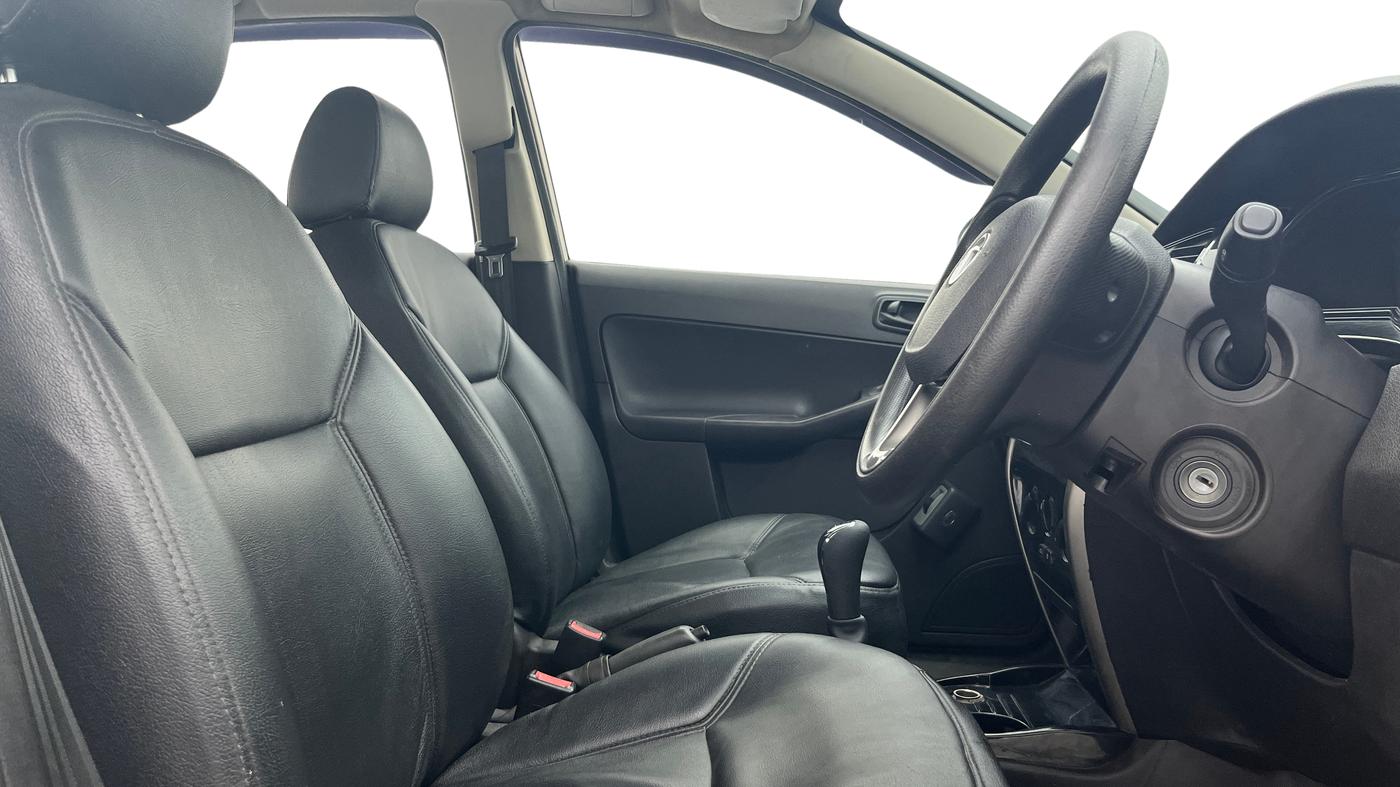 2015 Tata Bolt XE QUADRAJET, Diesel, Manual, 81,980 km, Right Side Front Door Cabin