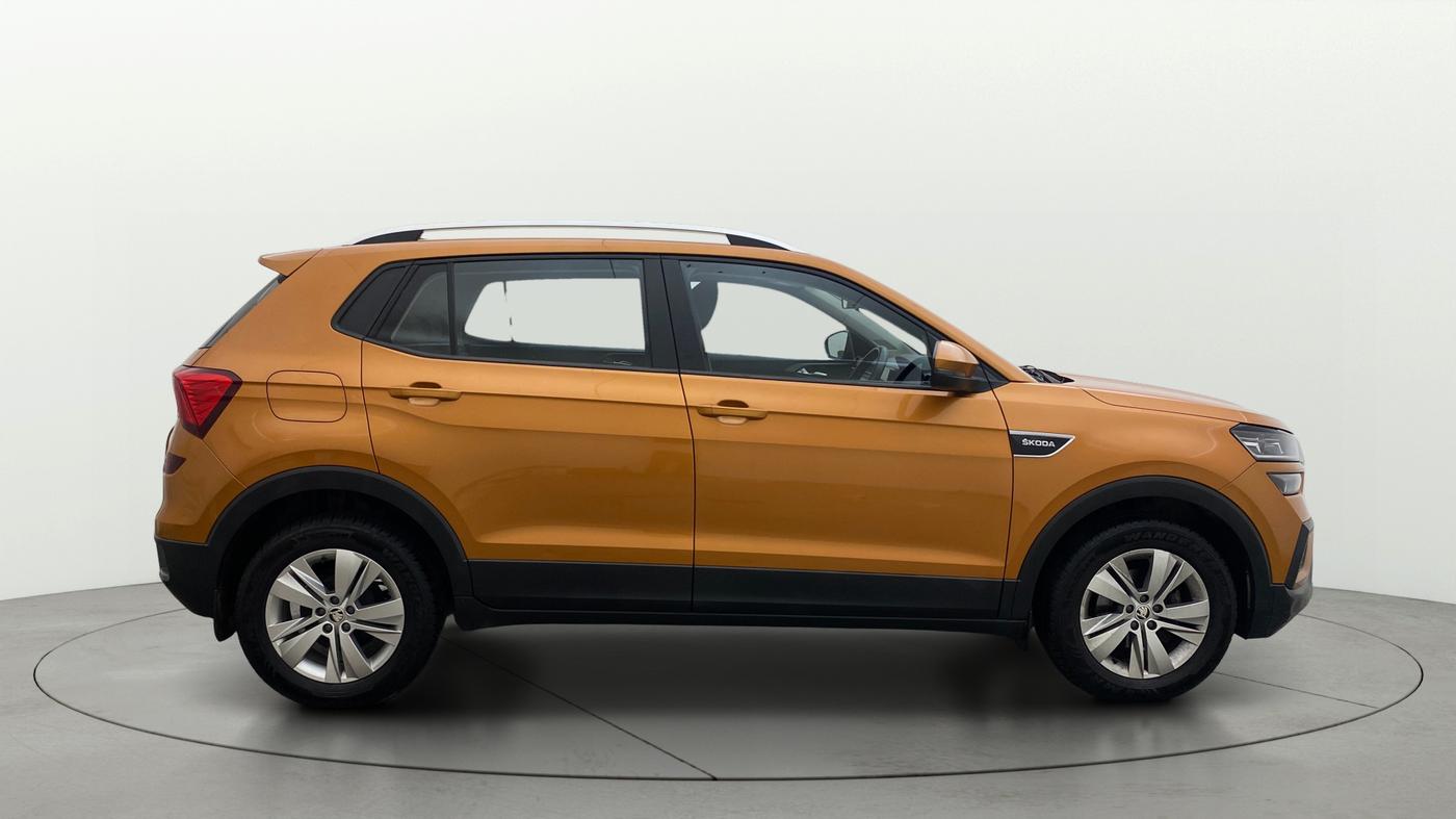 2023 Skoda KUSHAQ AMBITION 1.0L TSI AT, Petrol, Automatic, 15,555 km, Right Side View
