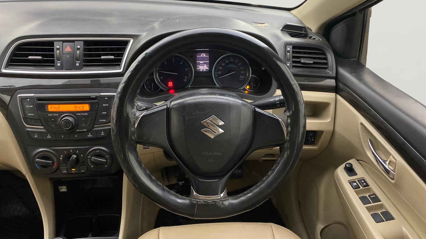 2017 Maruti Ciaz SIGMA DIESEL 1.3, Diesel, Manual, 1,46,842 km, Steering Wheel Close Up