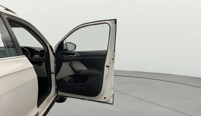 2022 Skoda KUSHAQ AMBITION 1.0L TSI MT, Petrol, Manual, 60,419 km, RHS Front Door