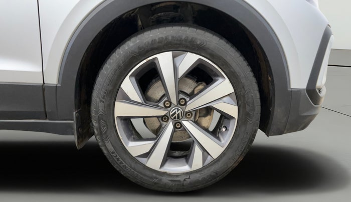 2022 Volkswagen TAIGUN TOPLINE 1.0 TSI MT, Petrol, Manual, 49,465 km, Right Front Wheel